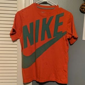 Nike boys M orange t-shirt with gray logo